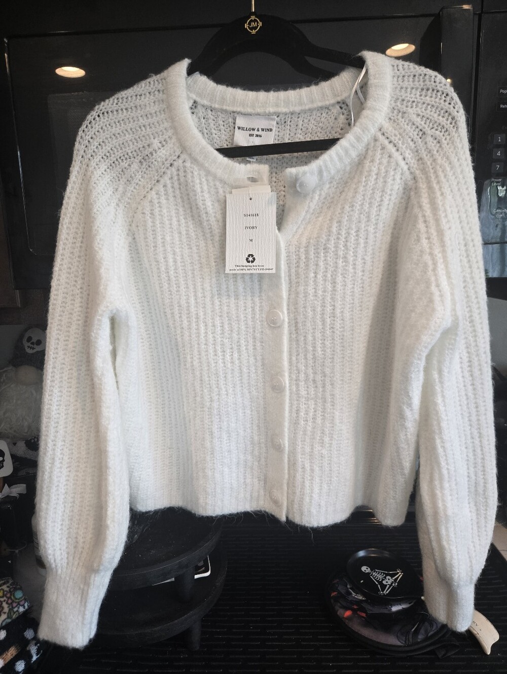 NWT!! Willow & Wind Soft White Button-Up Knit Cardigan Sweater. Size M